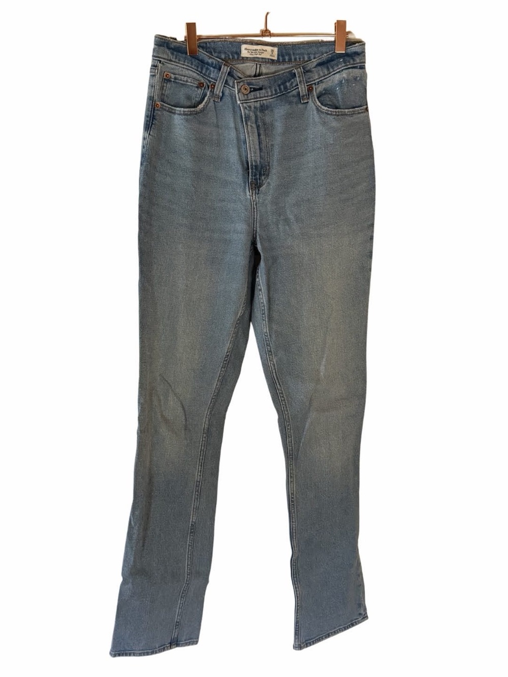 Abercrombie & Fitch Ultra High Rise ‘90s Slim Straight Jeans